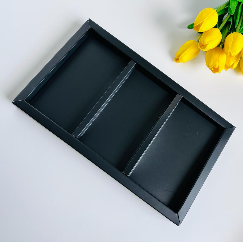 3 Bölmeli Pencereli Tablet Çikolata Kutusu — galeri görseli